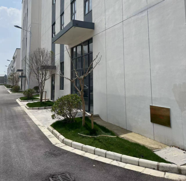 ?。盒詢r比高